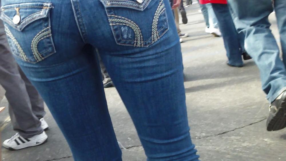 19P Beautiful teen ass & butt in tight blue jeans