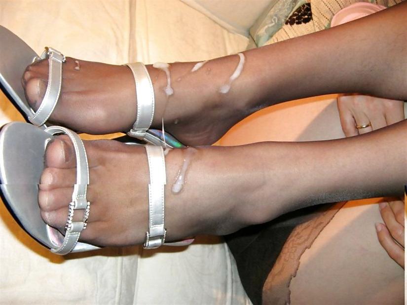25P Nylon ,foot cum and sex