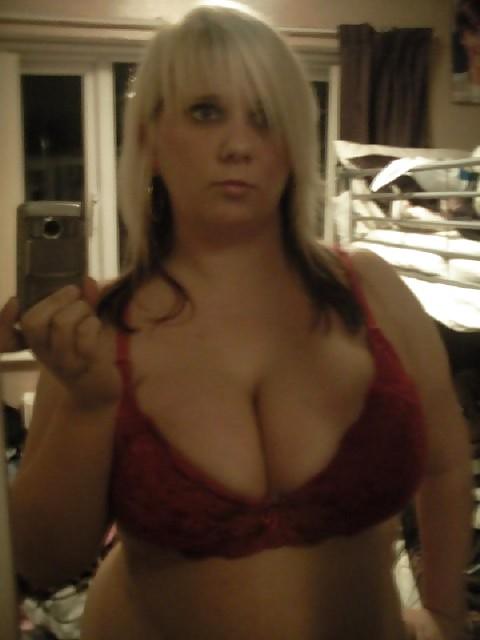 11P Busty teengirls selfshots