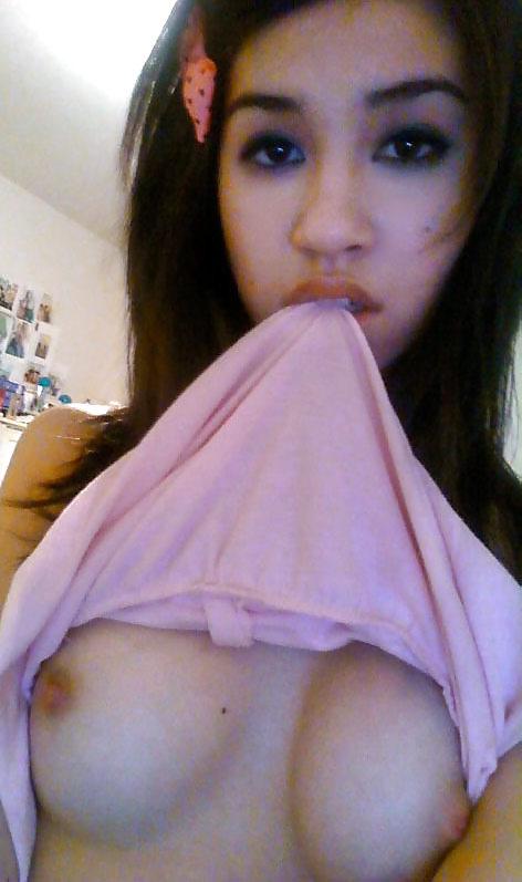 25P Sexy Amateur Self Shots 12