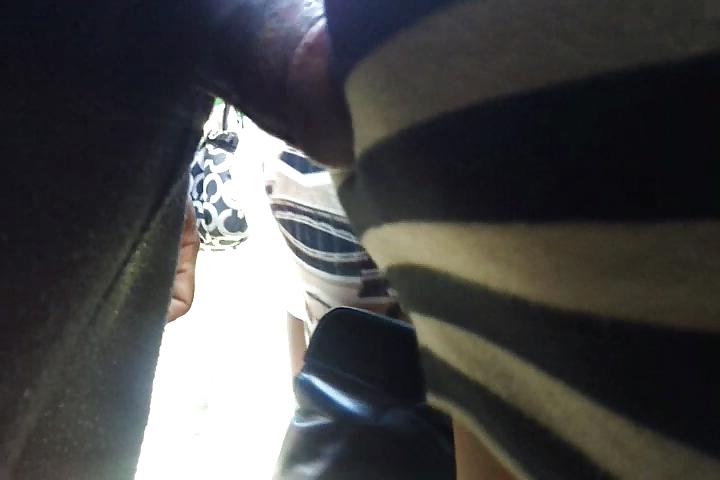 25P Groping pics