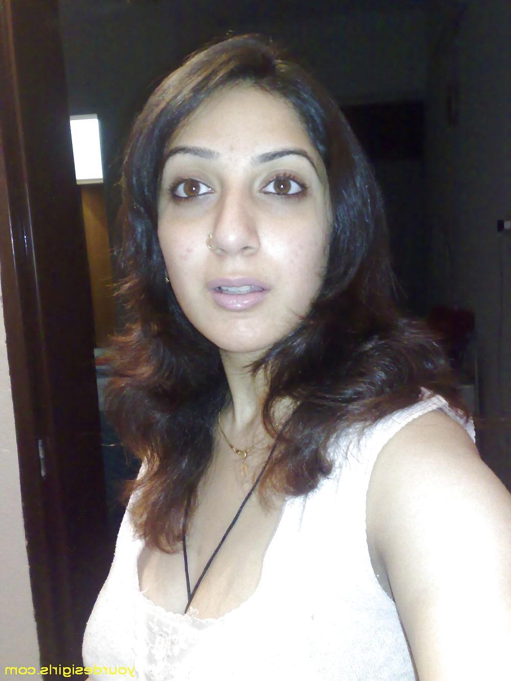 19P New Desi Chick!