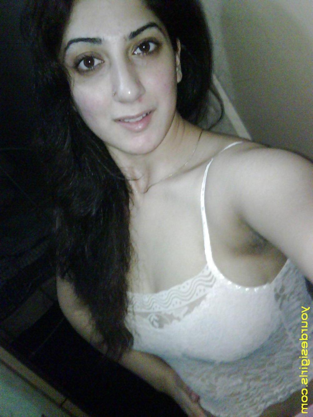 19P New Desi Chick!