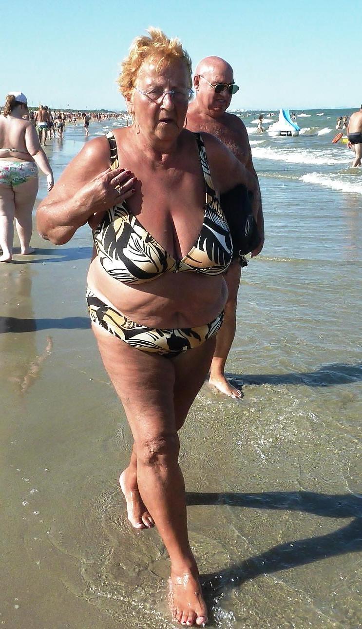 25P Grannies on beach