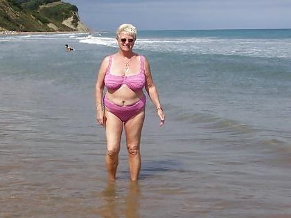 25P Grannies on beach