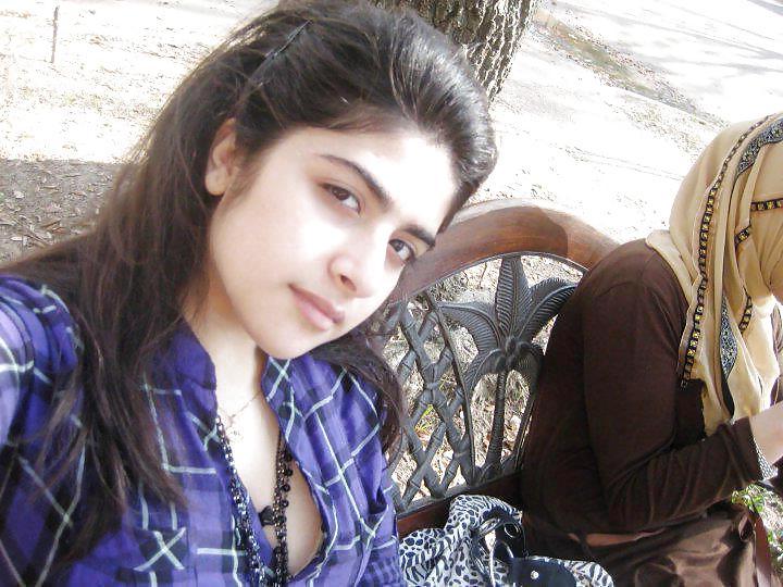 25P Hot pics of Desi Girls 