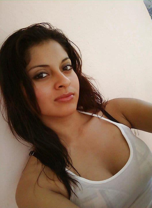 25P Hot pics of Desi Girls 