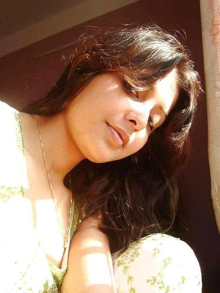 25P Hot pics of Desi Girls 