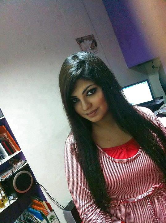 25P Hot pics of Desi Girls 