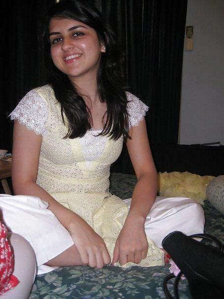 25P Hot pics of Desi Girls 