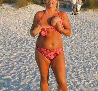 13P My Sexy Wife Loves Spring Break in Florida