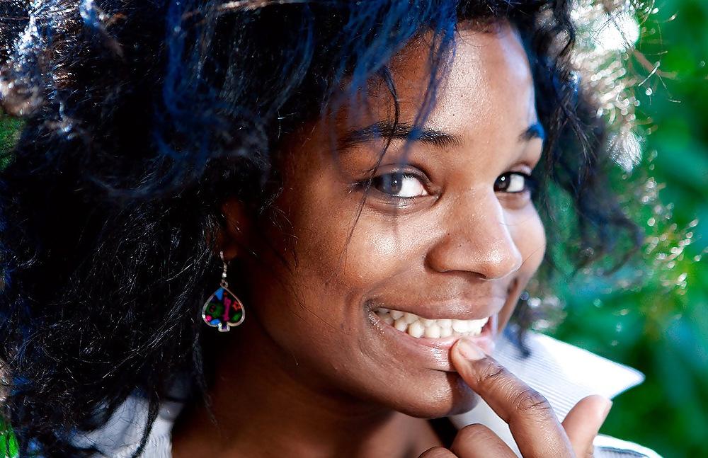 24P Manuela - Ebony beauty