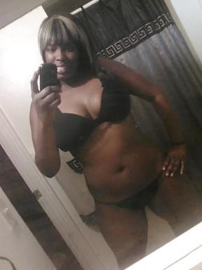 25P Real Amateur Black Ladies self-shots.