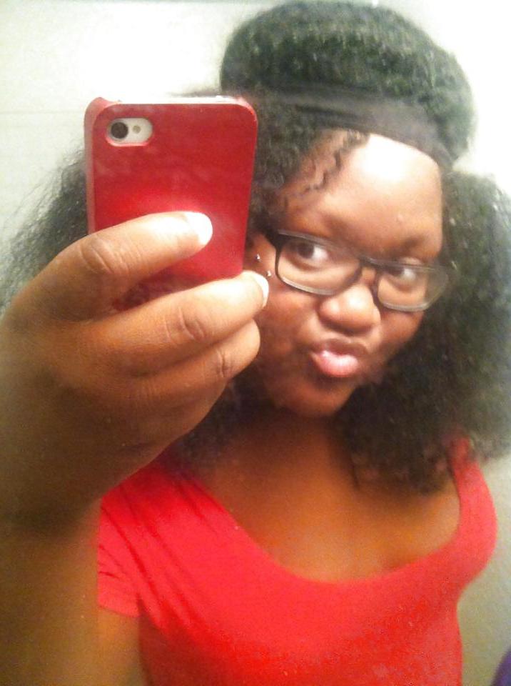 25P Real Amateur Black Ladies self-shots.