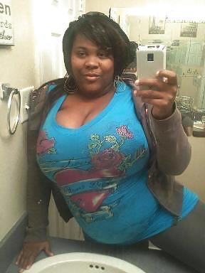25P Real Amateur Black Ladies self-shots.