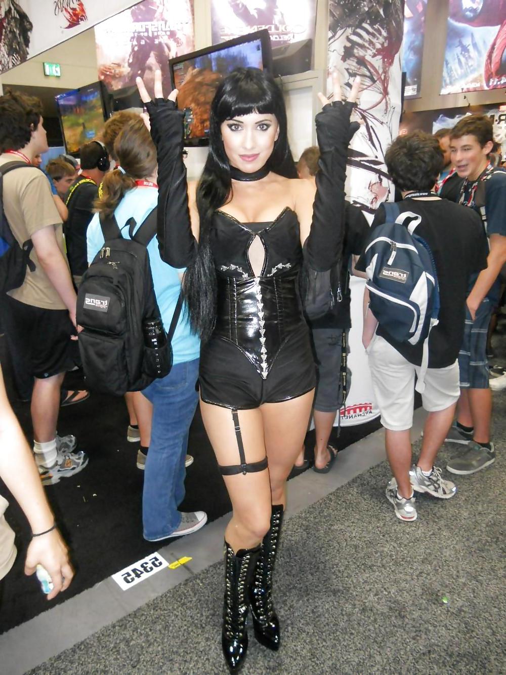 25P Babes of Comic Con 