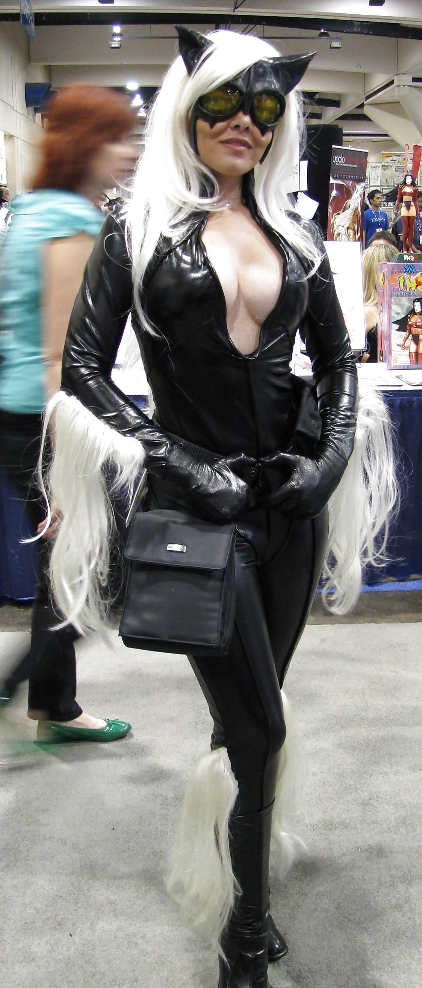 25P Babes of Comic Con 