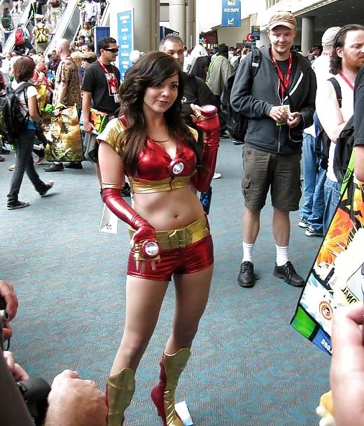25P Babes of Comic Con 
