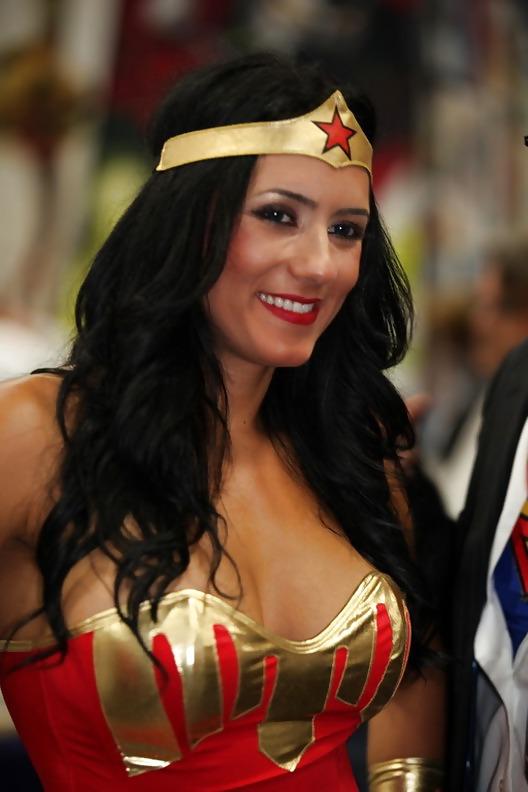 25P Babes of Comic Con 