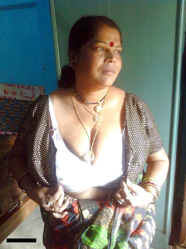 25P Desi Aunties