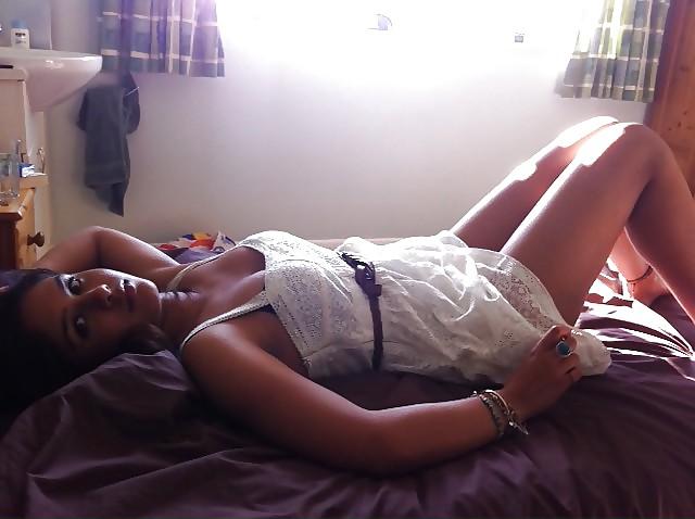 16P Paki chick from London selfshot