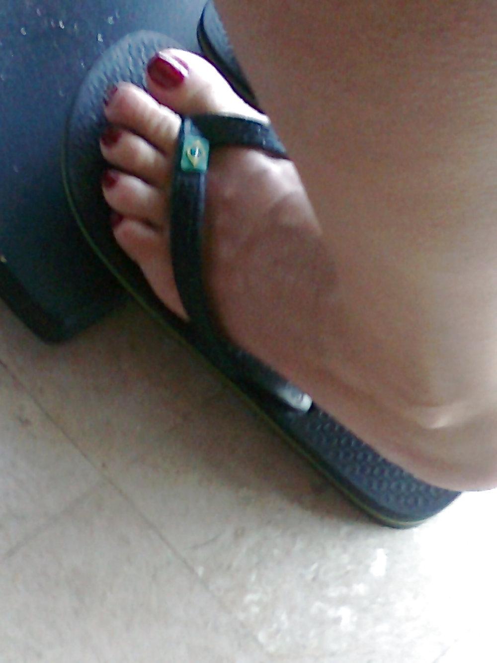 25P Old and new fres wife red pedicure