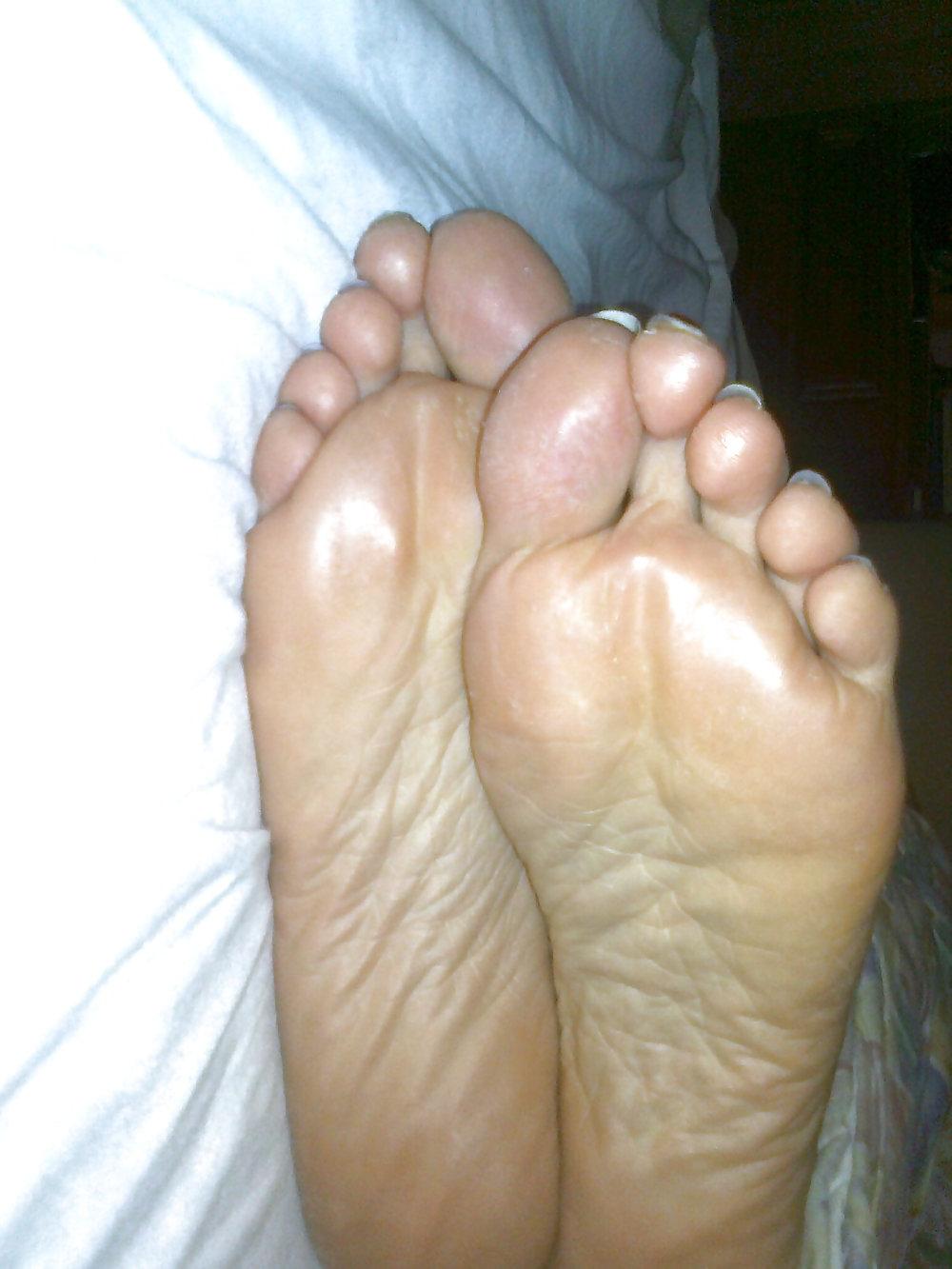25P Old and new fres wife red pedicure