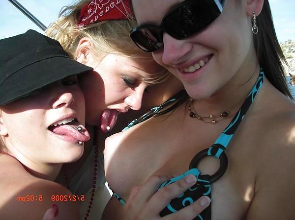 6P Love girls at the lake
