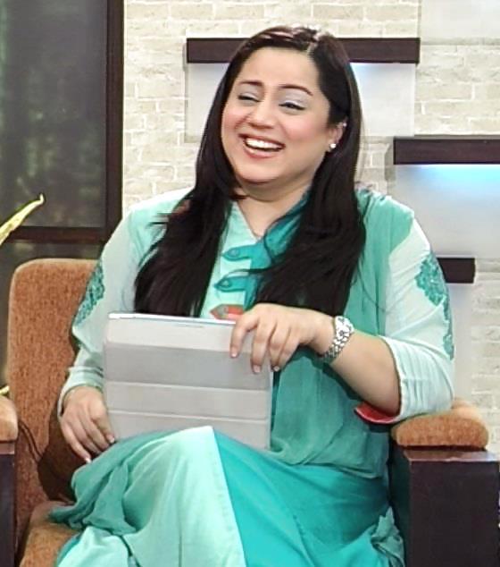 25P Pakistani beauty Milf Najia Baig