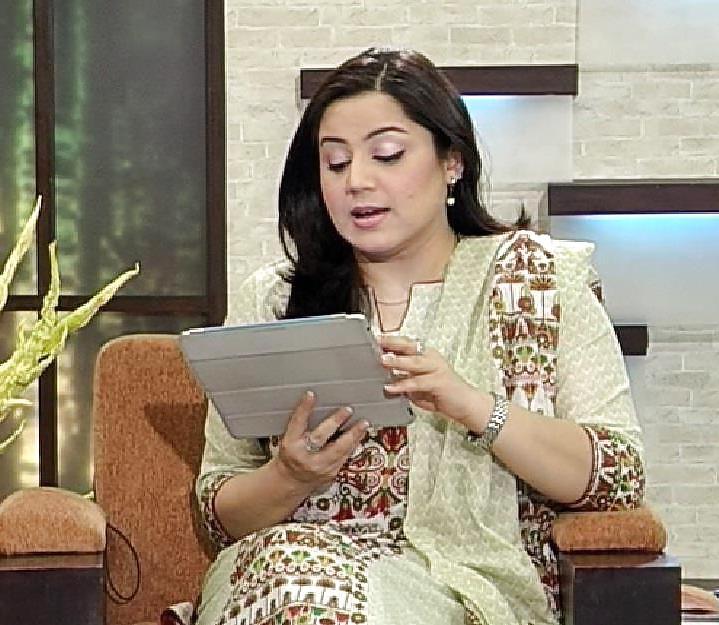25P Pakistani beauty Milf Najia Baig