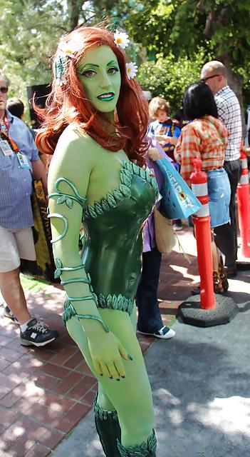 25P Babes of Comic Con 06