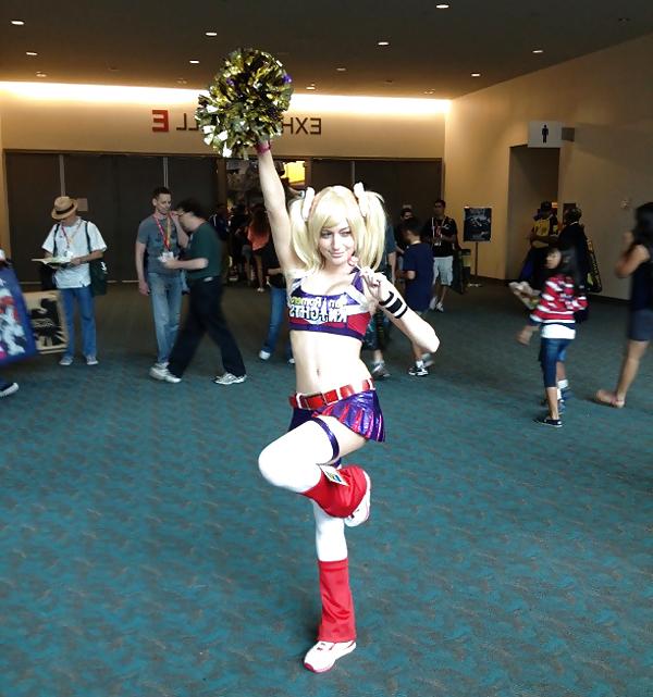 25P Babes of Comic Con 06