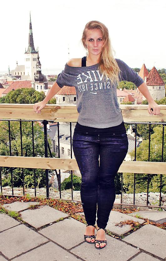 9P Russian Big Hipped Beauty