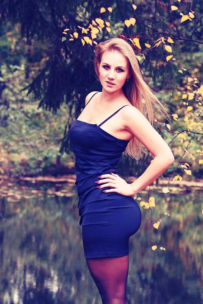 9P Russian Big Hipped Beauty