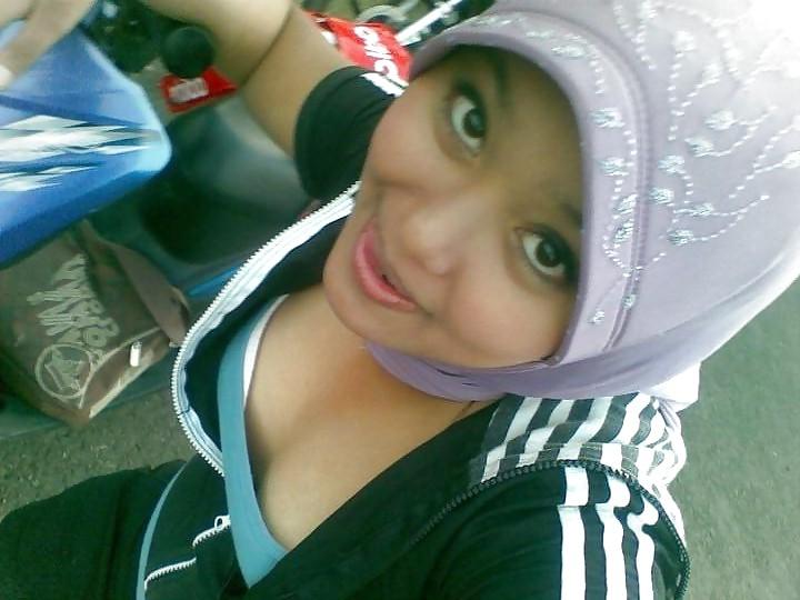 22P Turkish Arab Hijab Girl