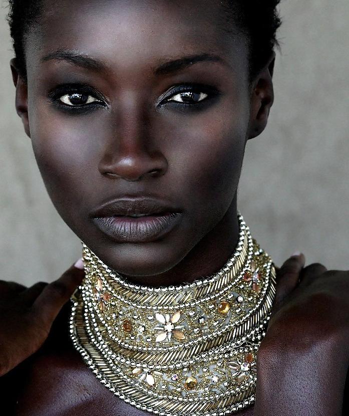25P Ebony beauty...