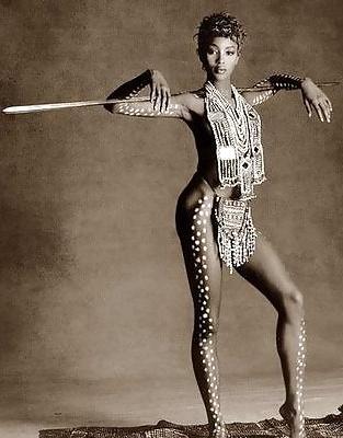25P Ebony beauty...