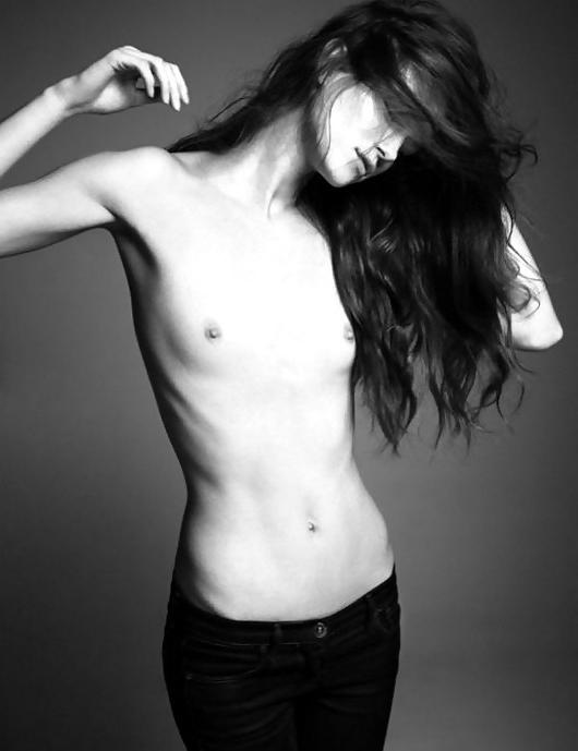 21P The Erotic Beauty of Petite Women Black and White 3