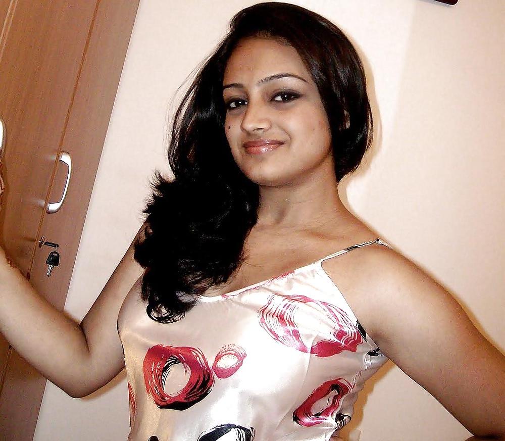 18P Desi Indian Babe
