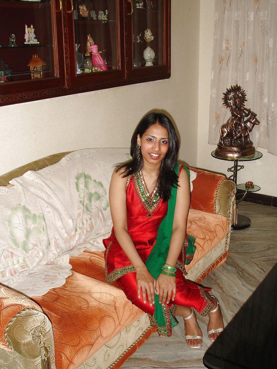 18P Desi Indian Babe