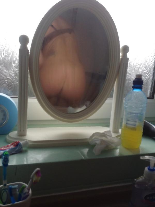 25P Smooth Becky's Self Pics