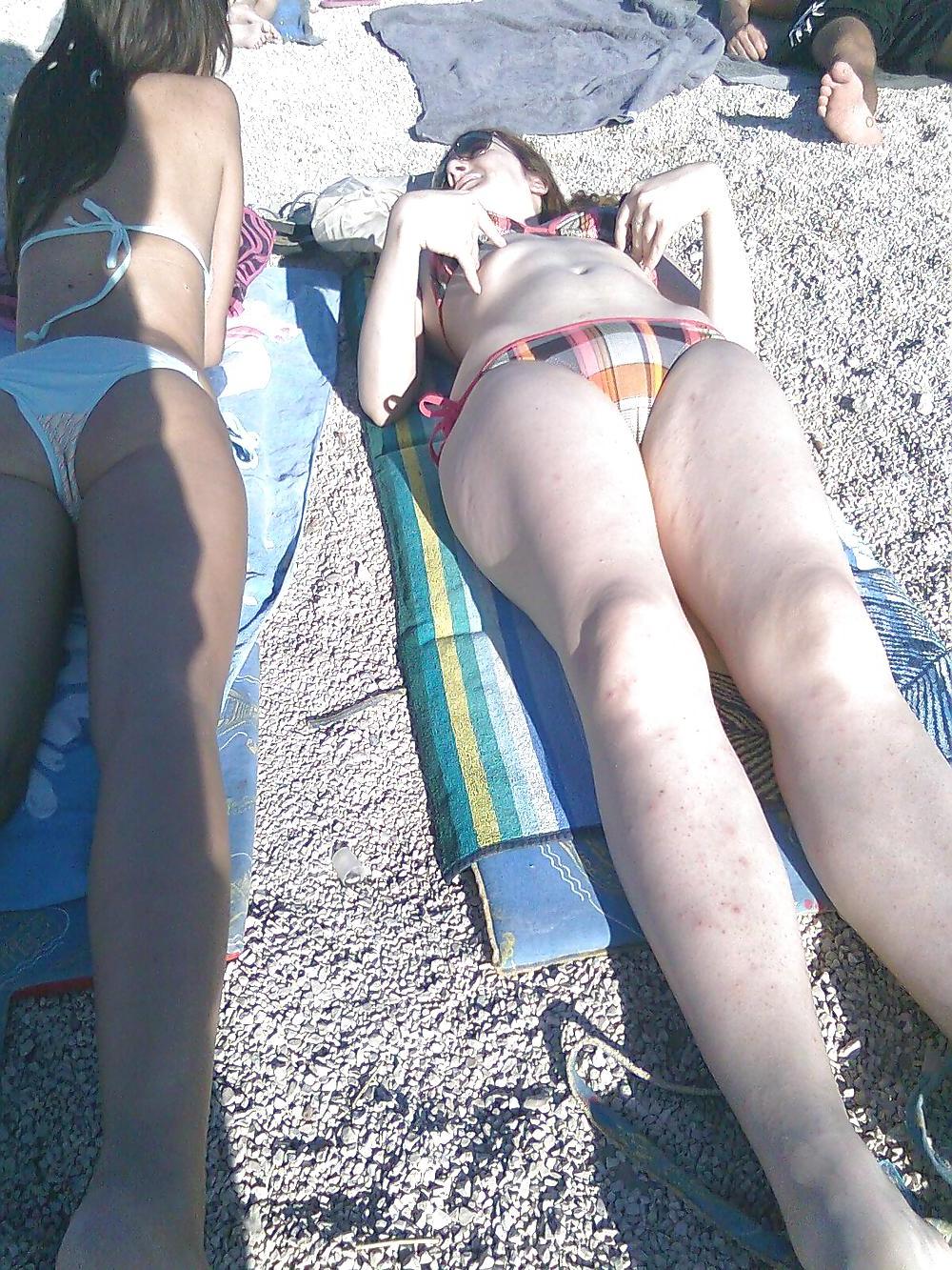 8P The Beach Girls
