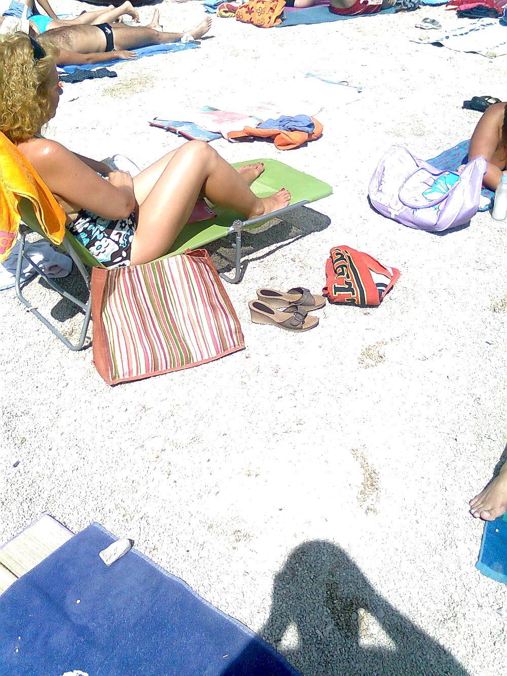 8P The Beach Girls