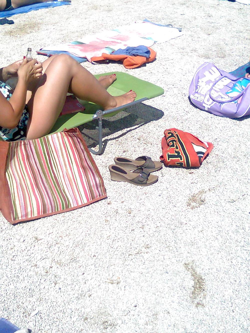 8P The Beach Girls