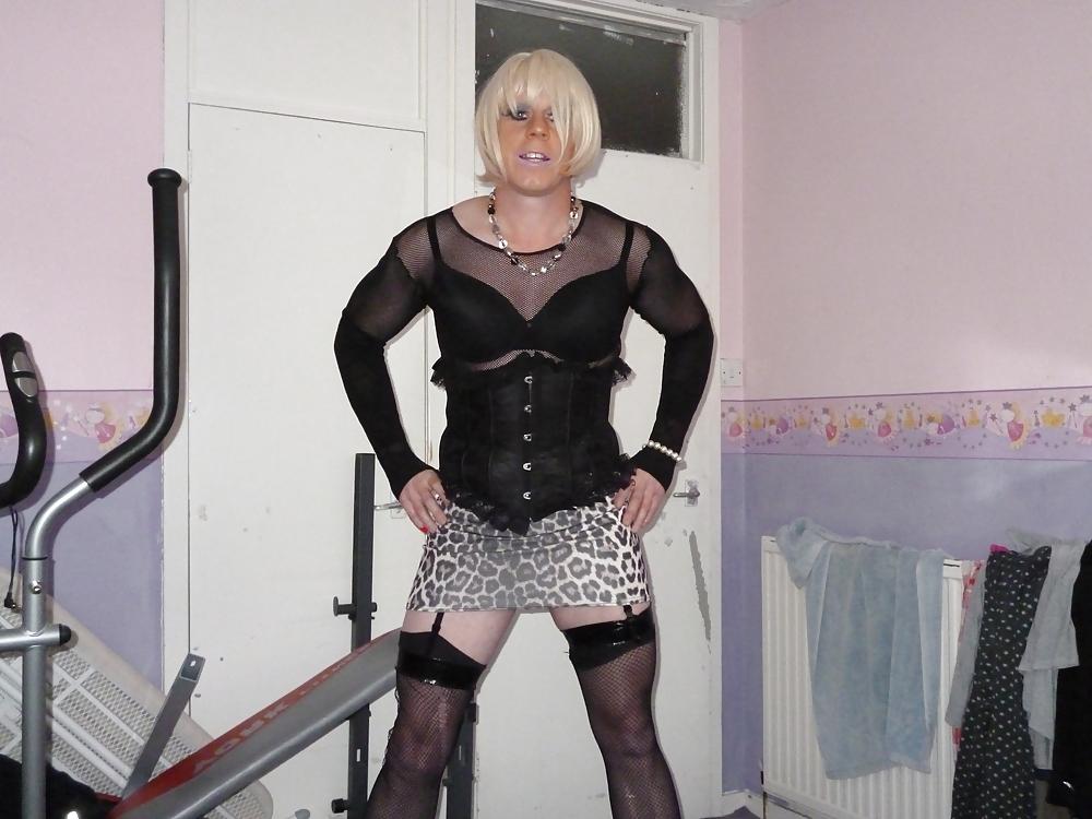 25P Tranny tries on her new clothes