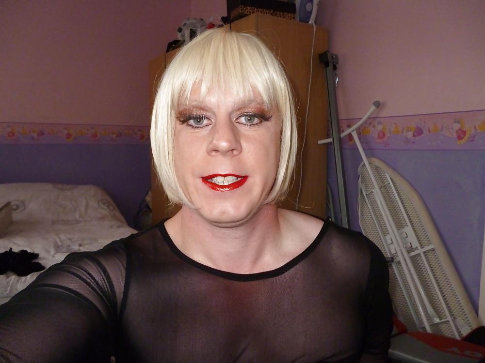 25P Tranny tries on her new clothes