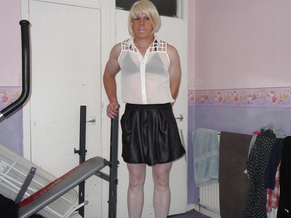 25P Tranny tries on her new clothes