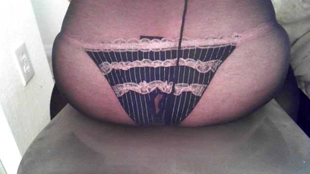 9P Horny in panties and hose