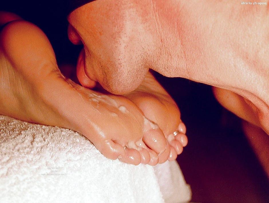 25P Foot fetish gallery 15