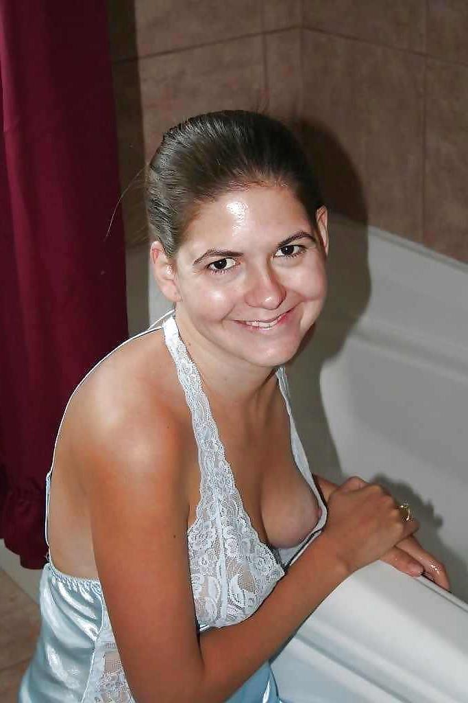 20P Downblouse and Nipple slip 4